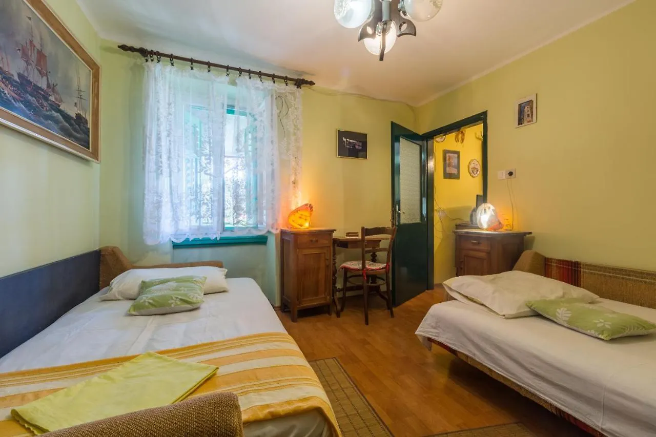 Apartments By The Sea Rovinj - 7733